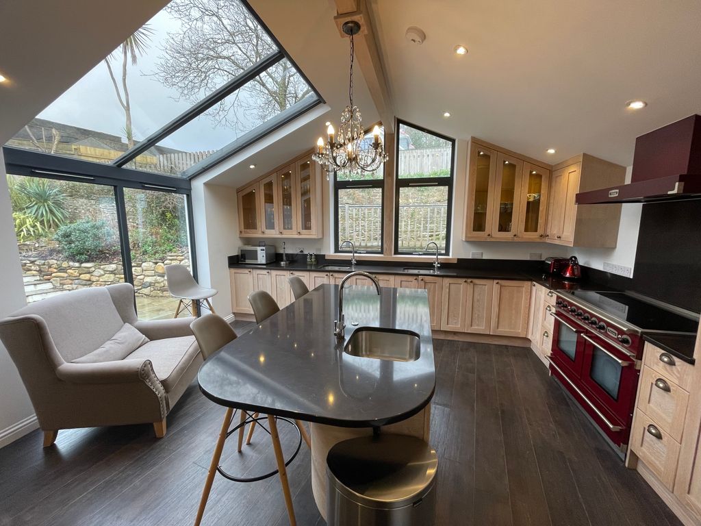 Property photo 2 of 21