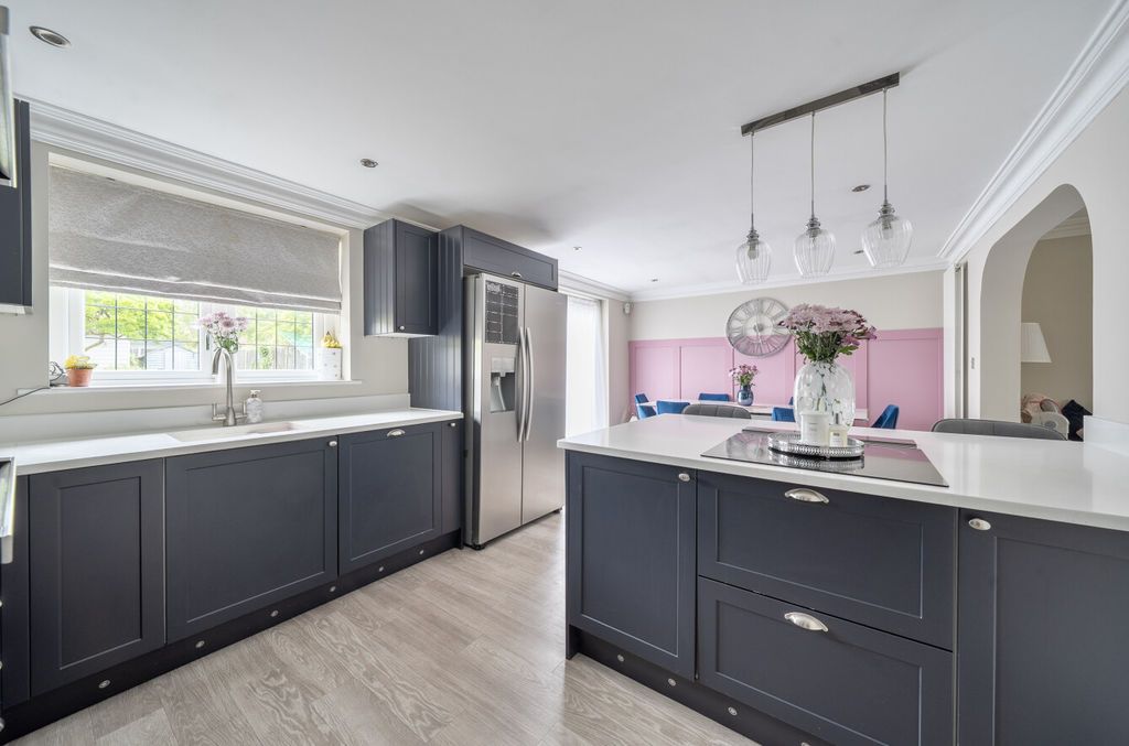 Property photo 3 of 20 Kitchen Diner Angle 4