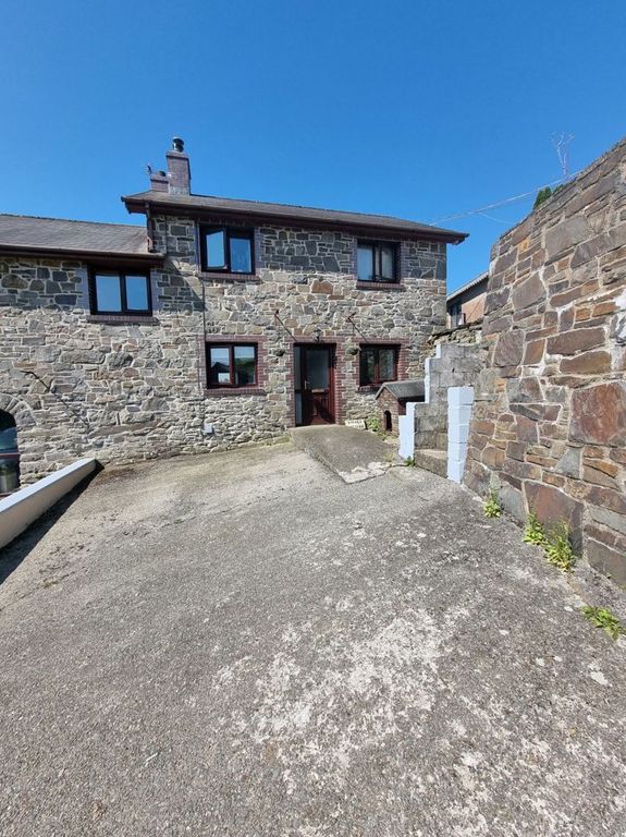 Property photo 1 of 12