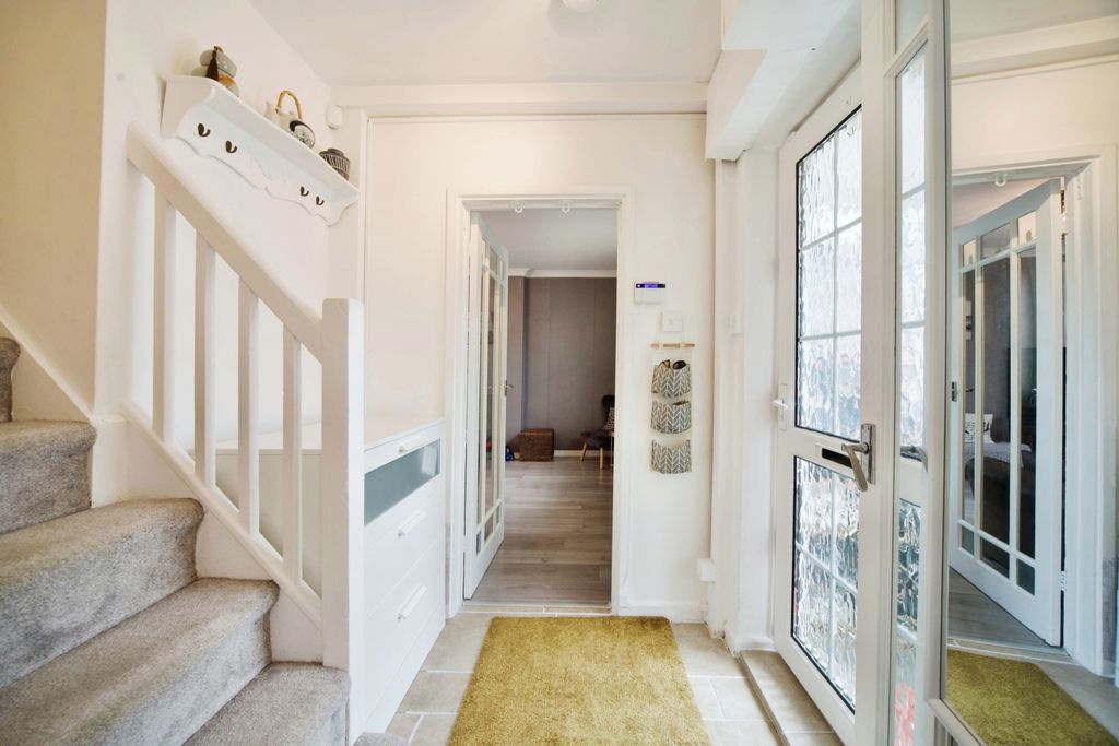 Property photo 2 of 15 Entrance Hallway