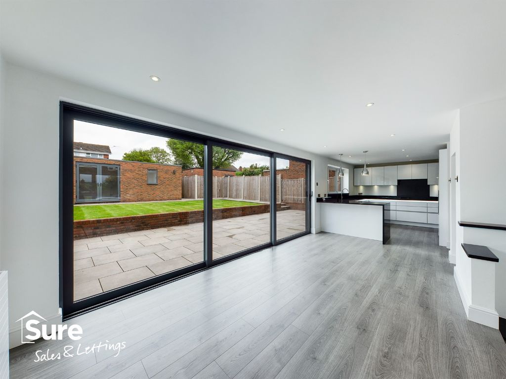 Property photo 2 of 21 989124