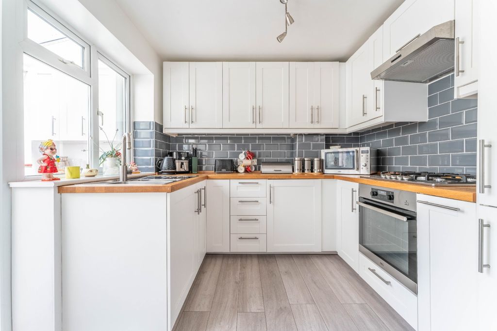 Property photo 3 of 13 4662113