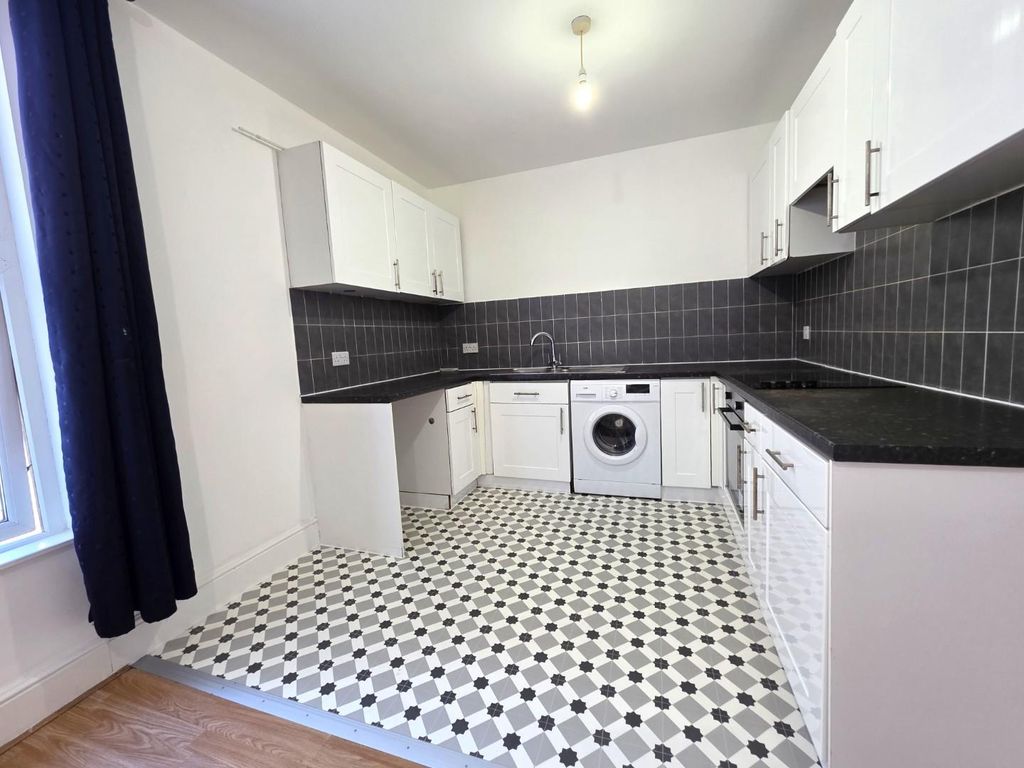 Property photo 2 of 7 1000042540.Jpg