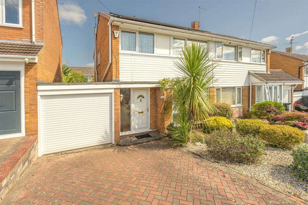 Property photo 1 of 18