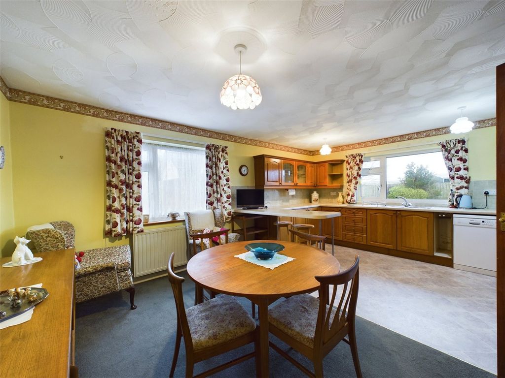 Property photo 3 of 12 Picture No. 02