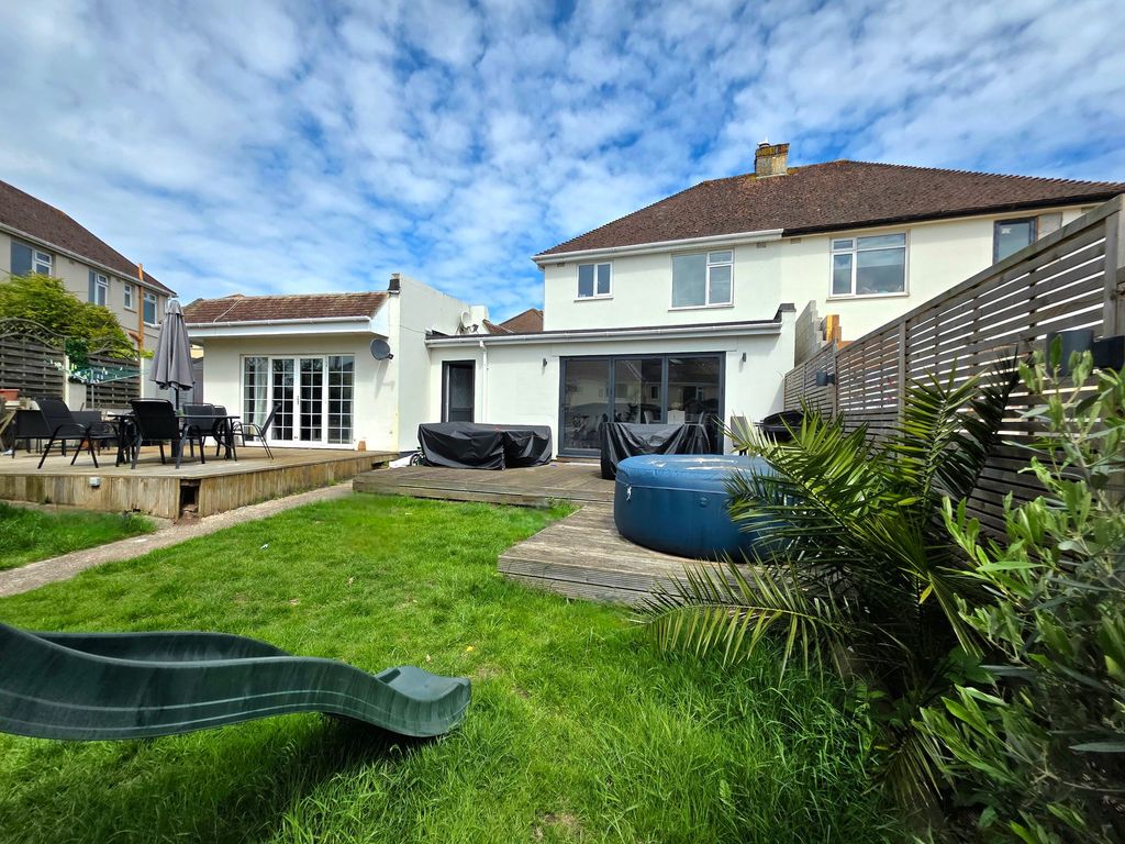 Property photo 2 of 25