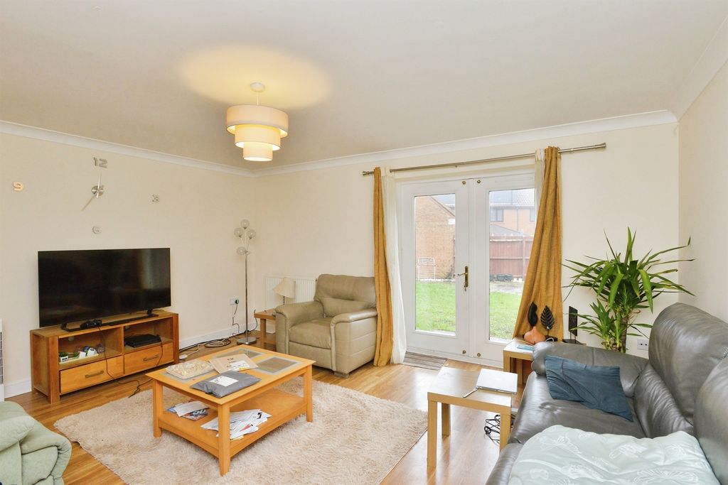 Property photo 2 of 11