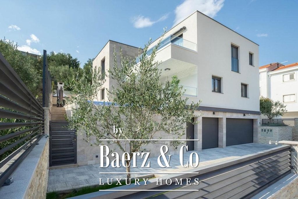 Property photo 2 of 28