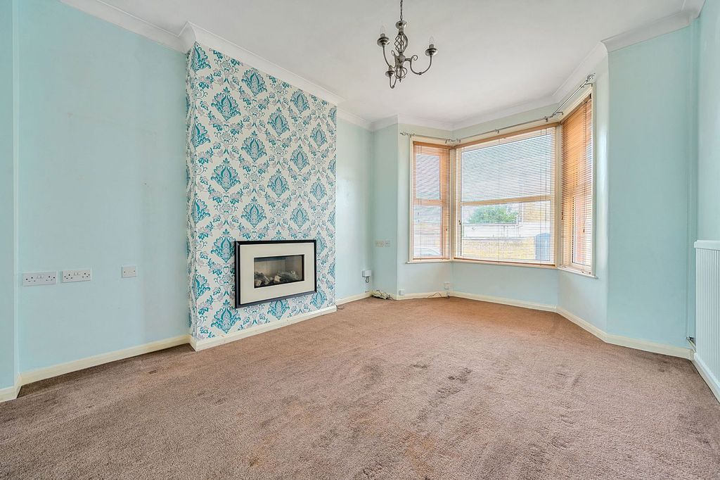 Property photo 3 of 20