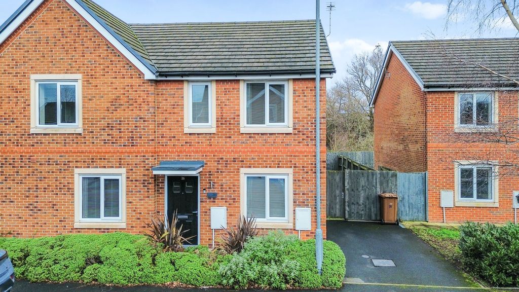 Property photo 1 of 32