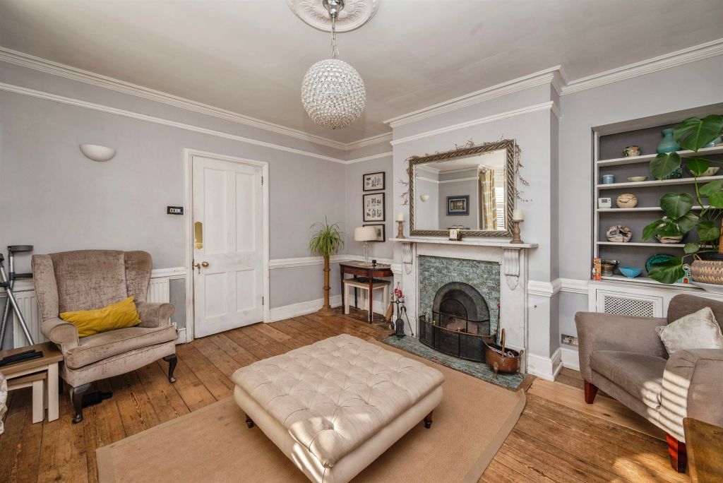 Property photo 2 of 25