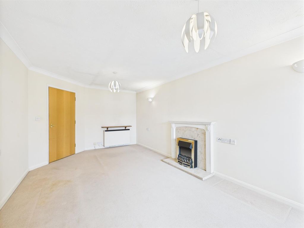 Property photo 3 of 15 Cam02885G0-Pr0450-Still005.Jpg