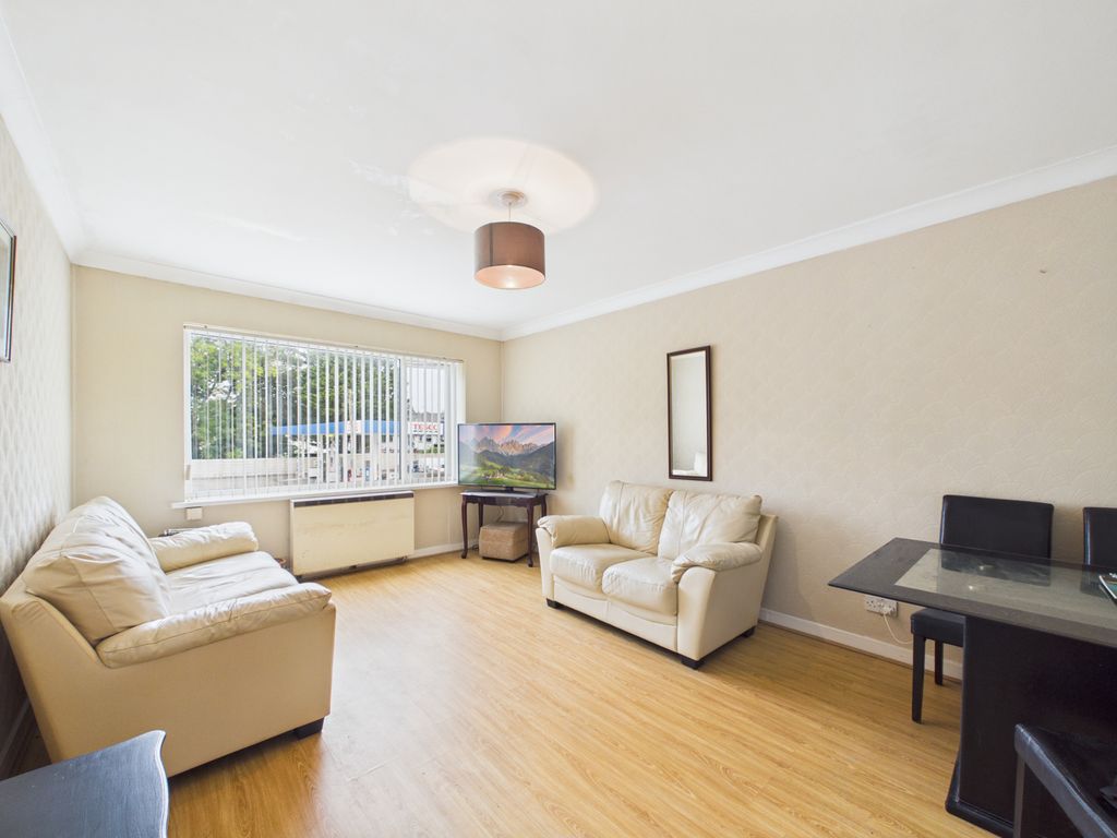 Property photo 2 of 8
