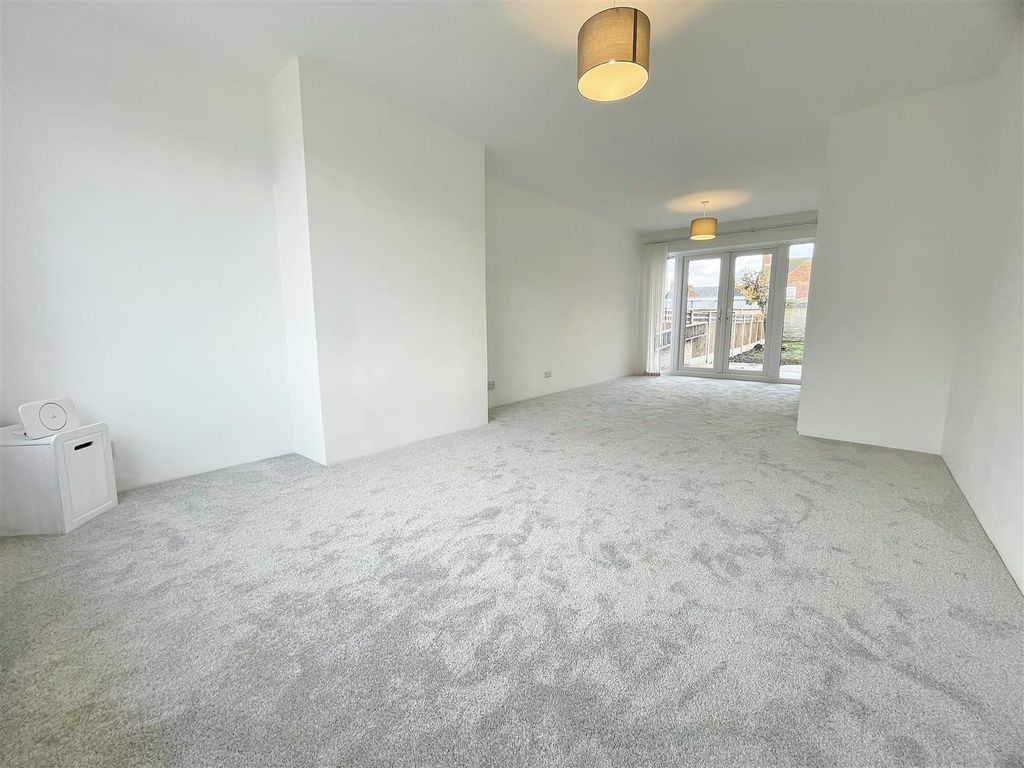 Property photo 2 of 20 Lounge Diner