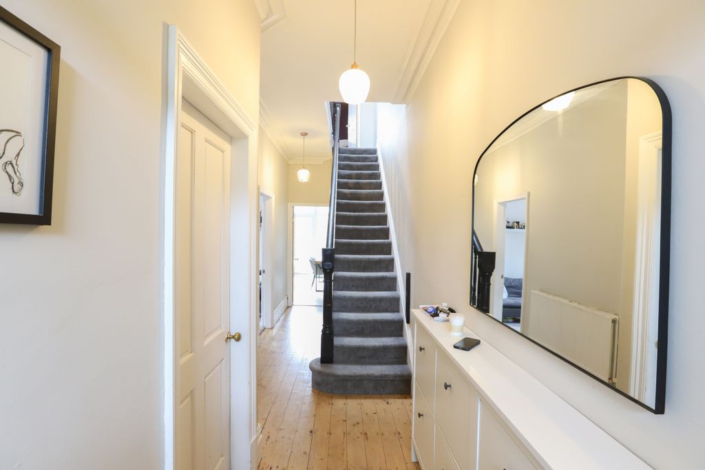 Property photo 2 of 24 Entrance Hallway