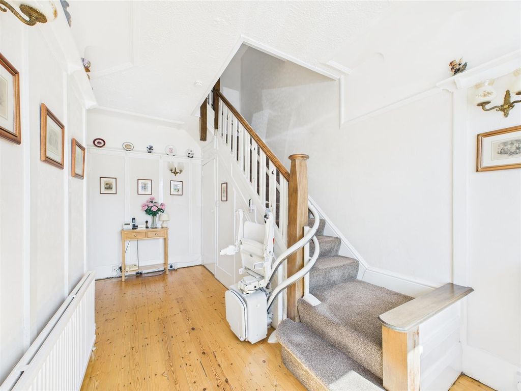 Property photo 2 of 40 Cam03844G0-Pr0290-Still001.Jpg