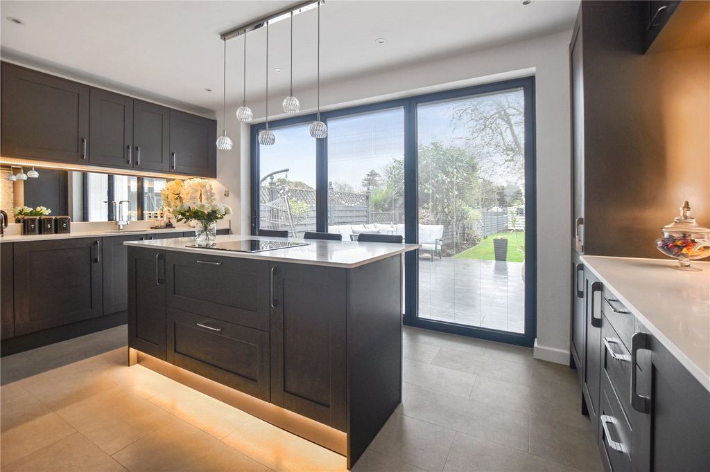 Property photo 3 of 22 Kitchen