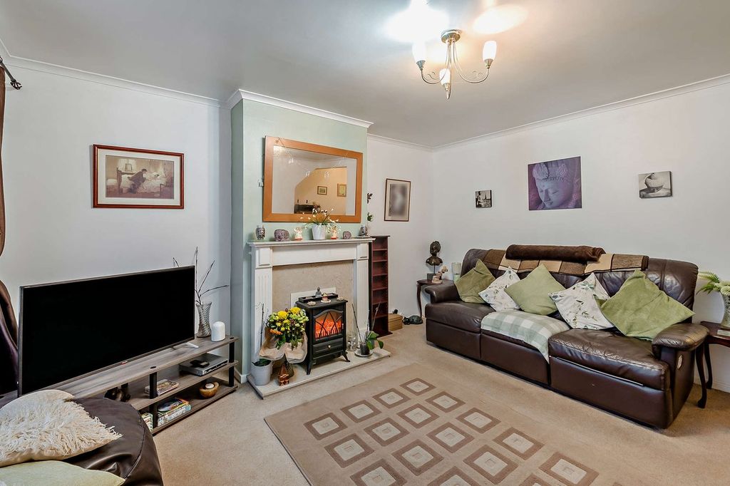 Property photo 3 of 31