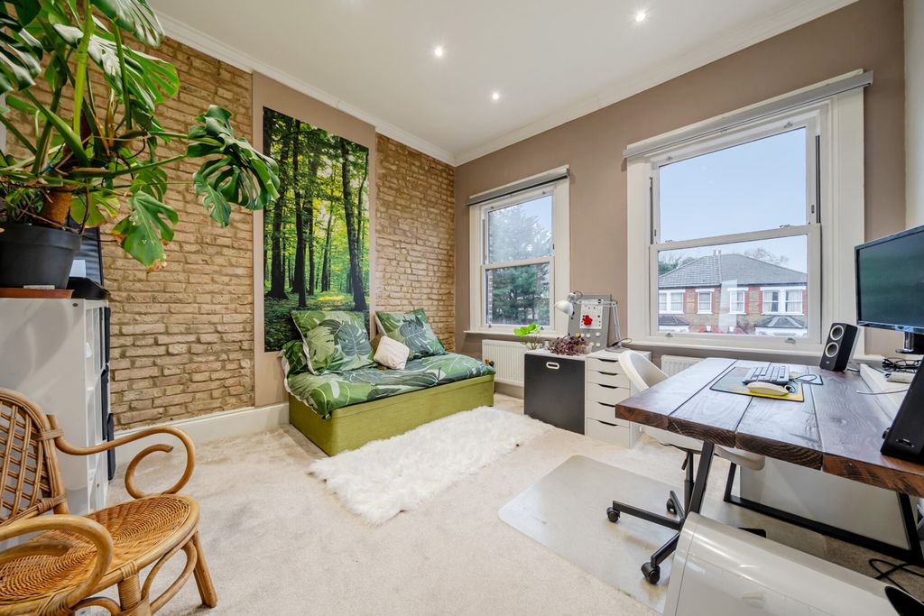 Property photo 2 of 23 1401850-8-6978B13...