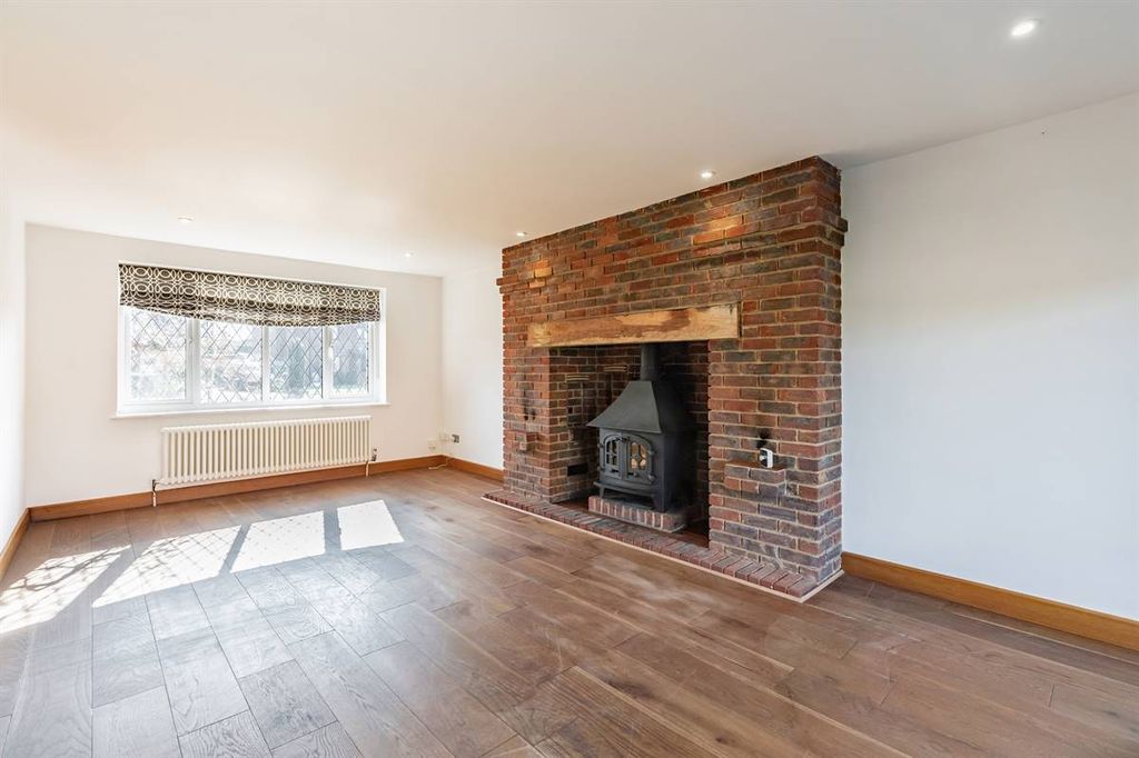 Property photo 2 of 33