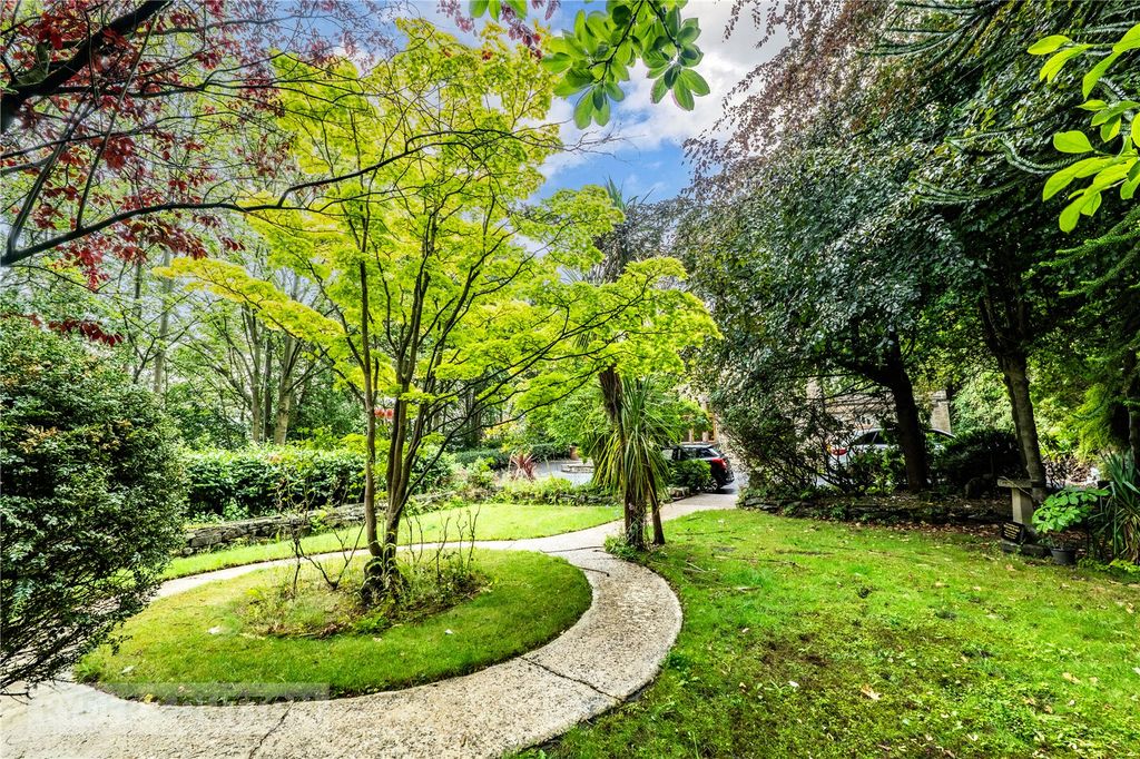 Property photo 2 of 26 Garden