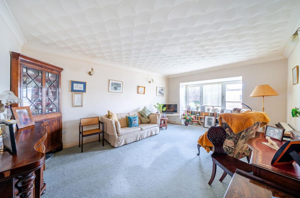 Property photo 2 of 16 1383967-14-692d742477B37.Jpg