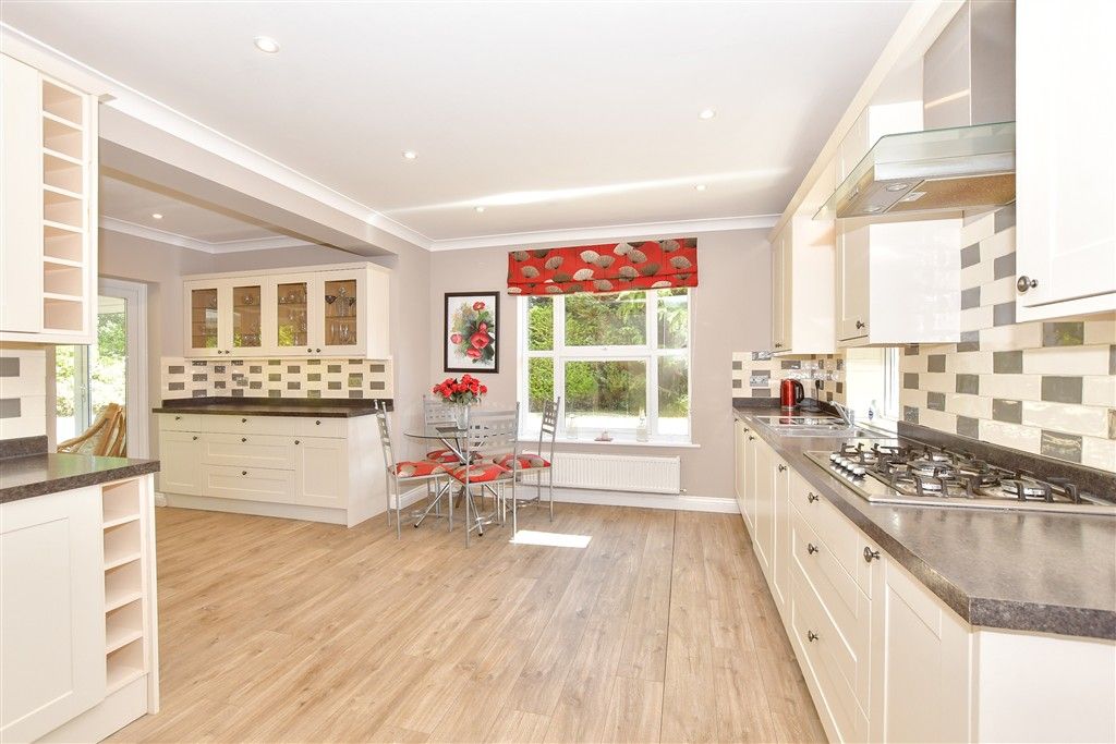 Property photo 3 of 17 Kitchen/ Breakfast Room