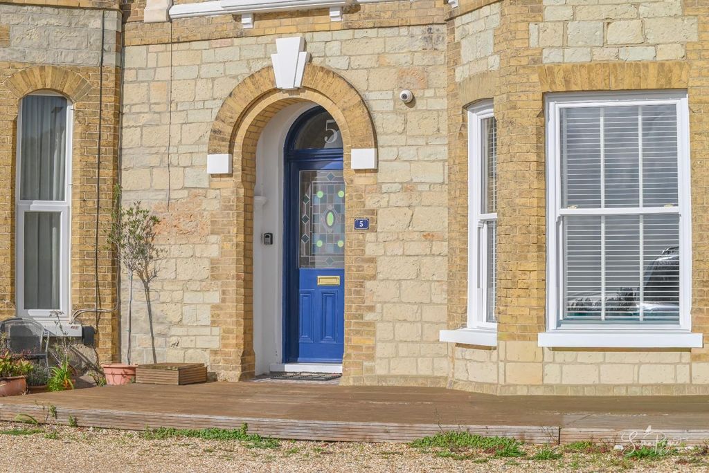 Property photo 3 of 43 Welcome To 5 Southgrove Terrace