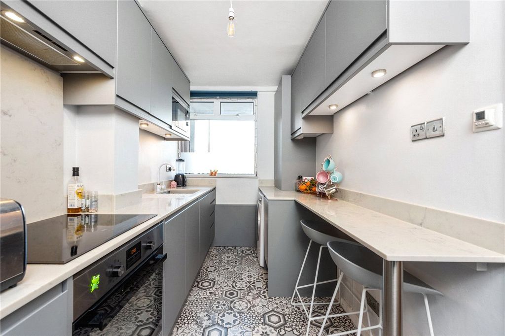 Property photo 2 of 11 Picture No. 03