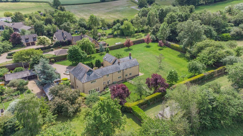 Property photo 2 of 50