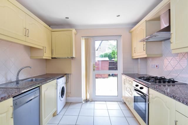 Property photo 2 of 10 Kitchen