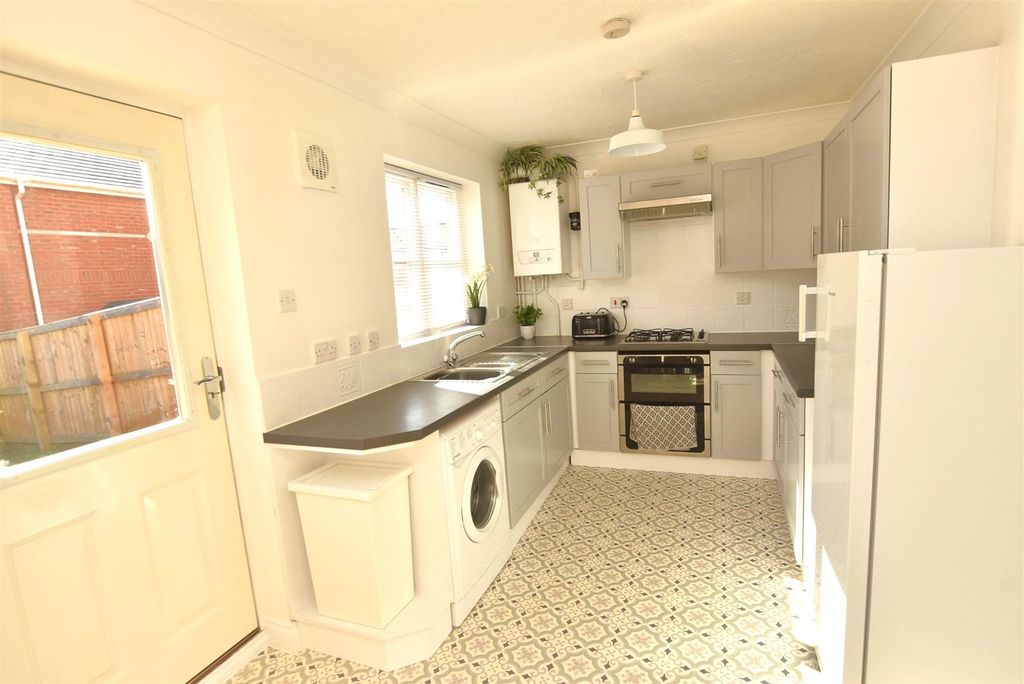 Property photo 2 of 23 Kitchen/Dining Room