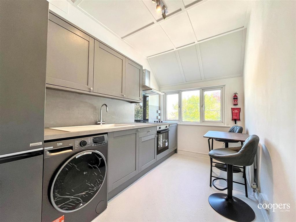 Property photo 2 of 6 Kitchen (3).Jpg