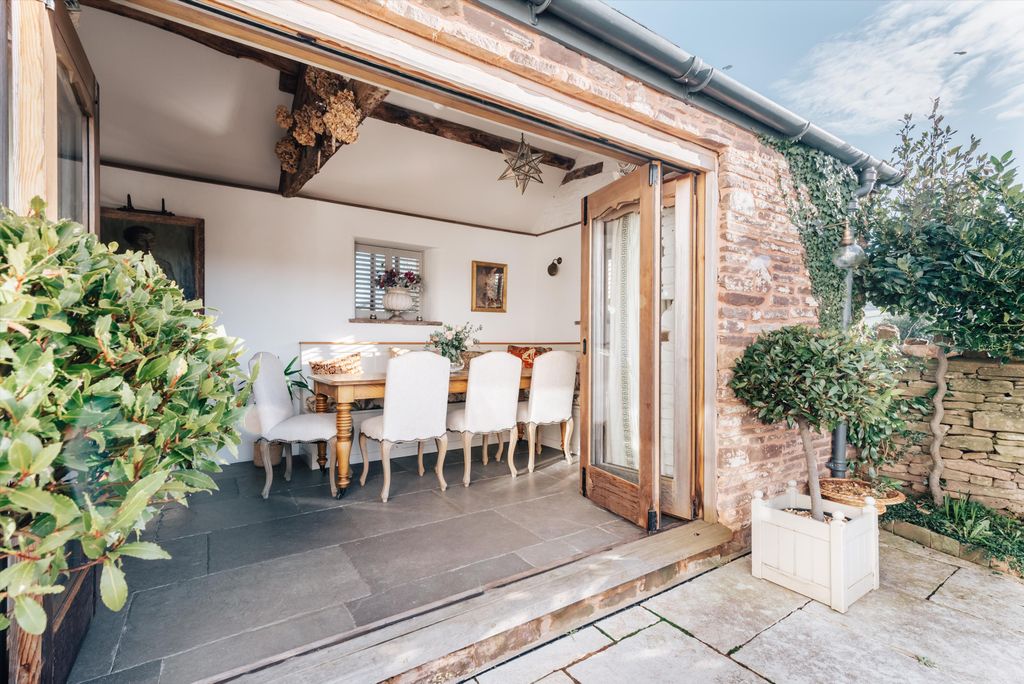 Property photo 3 of 35 Image