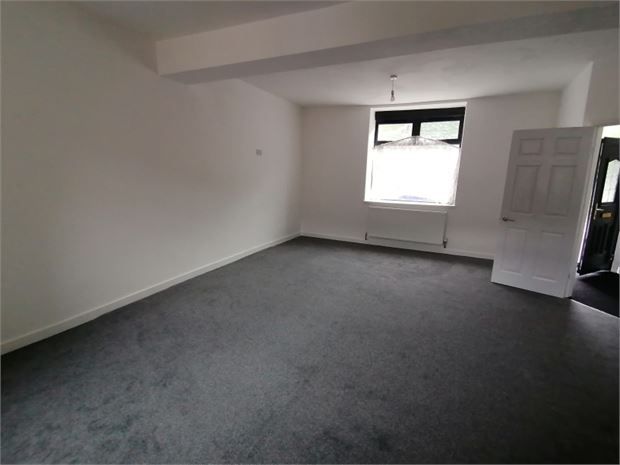Property photo 3 of 10 Lounge