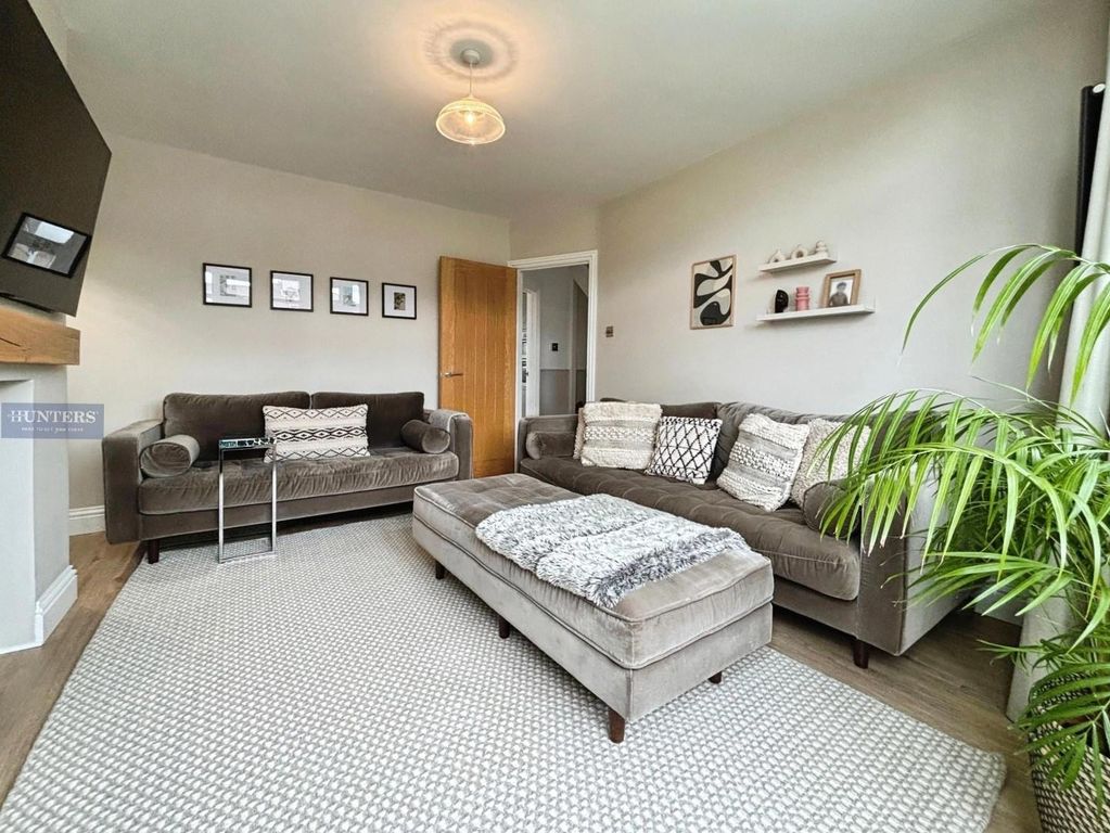 Property photo 1 of 37 Lounge