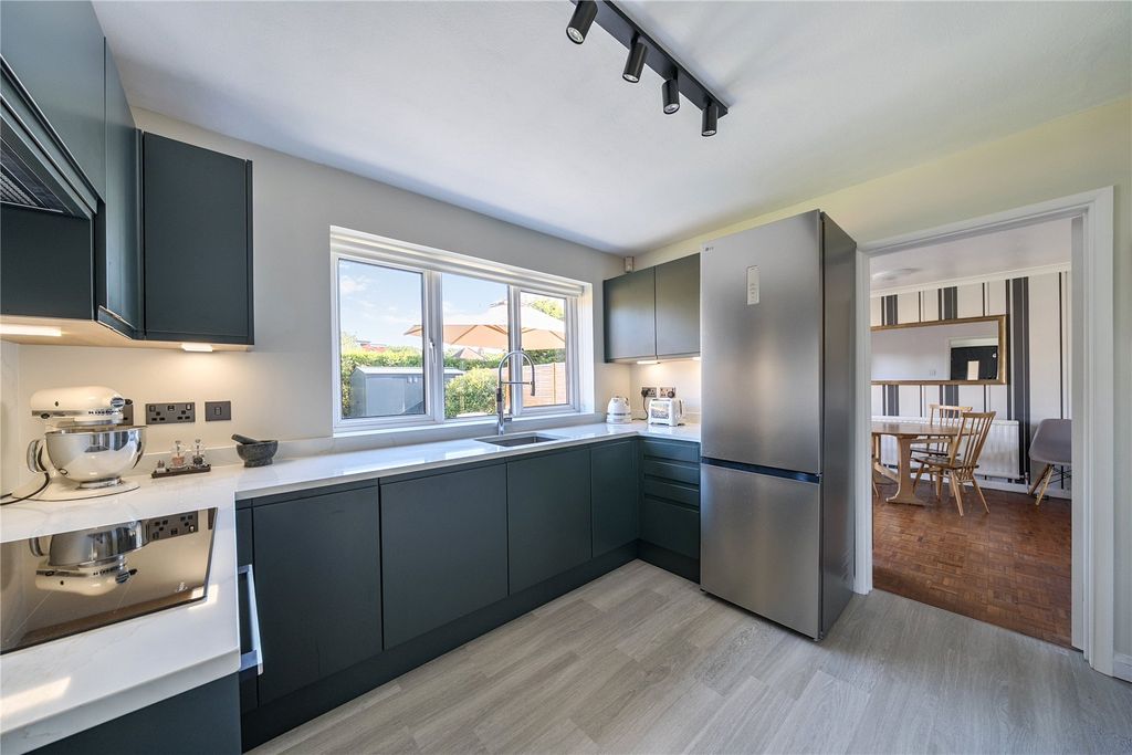 Property photo 2 of 17 Picture No. 09