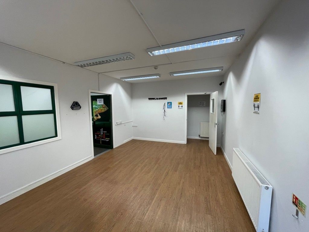 Property photo 3 of 7 4