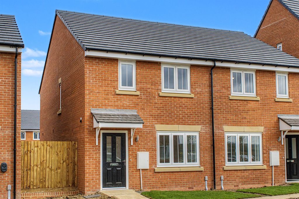 Property photo 1 of 7 (Main)