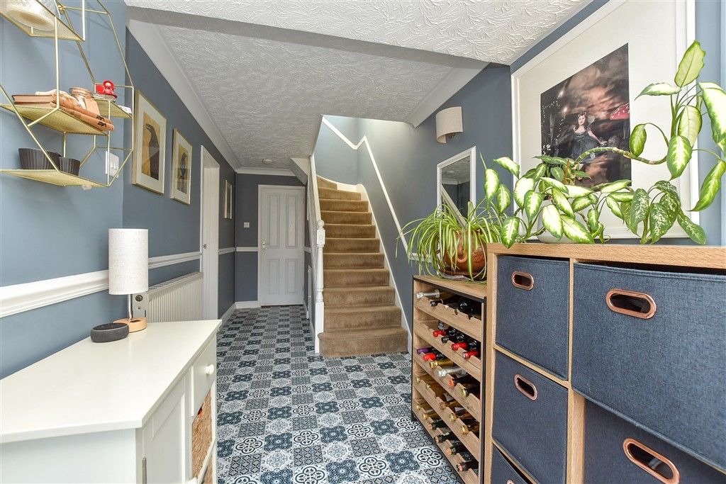 Property photo 2 of 14 Entrance Hall