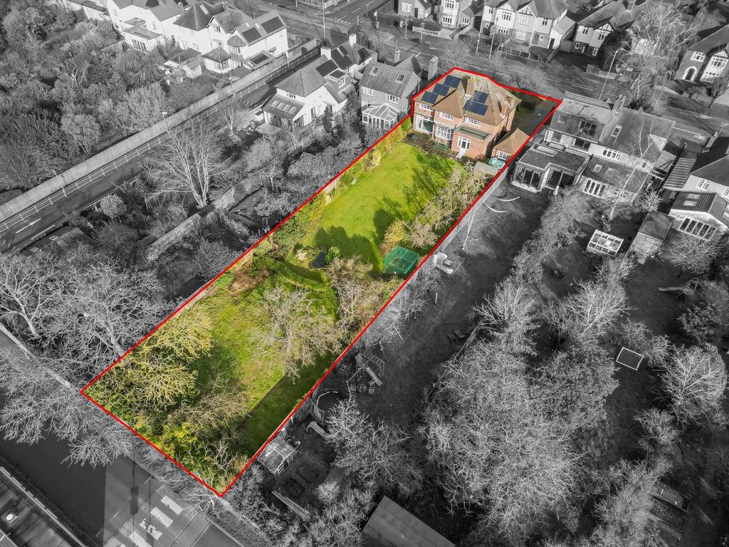 Property photo 2 of 26