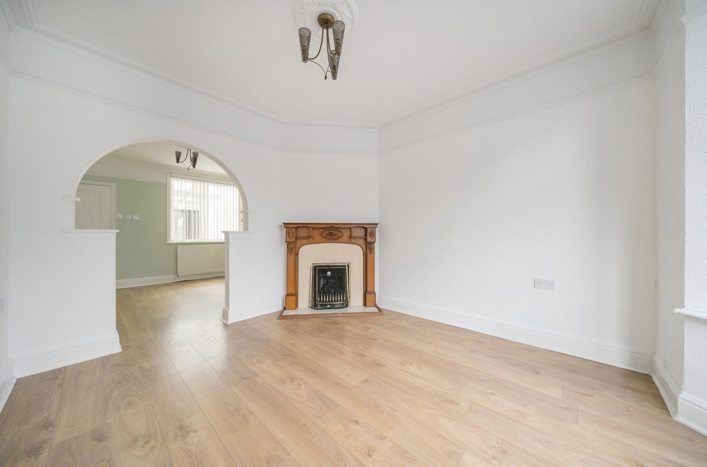 Property photo 3 of 21 1345174-12-68B57A...