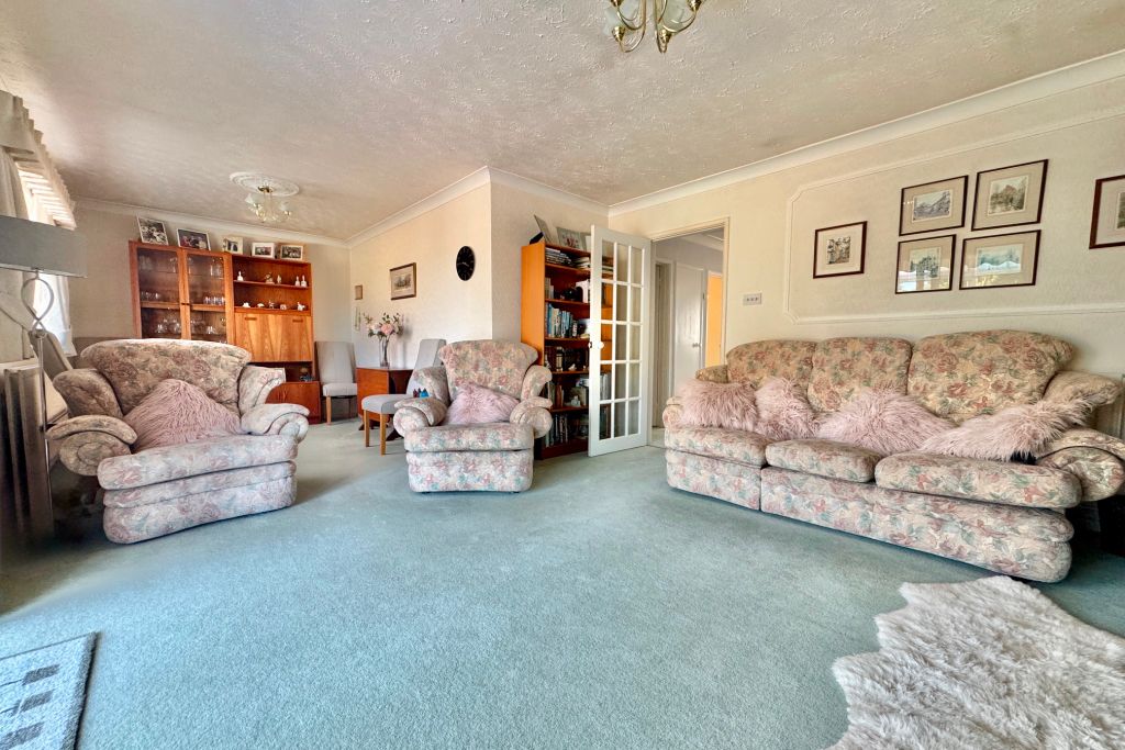 Property photo 3 of 14 Living Room
