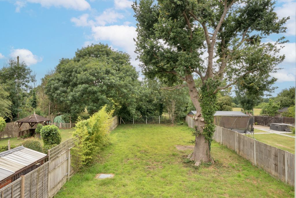 Property photo 3 of 19 1315656-14-685Bd4...