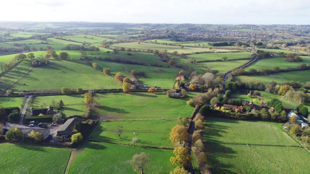 Property photo 3 of 5 Picture No. 04