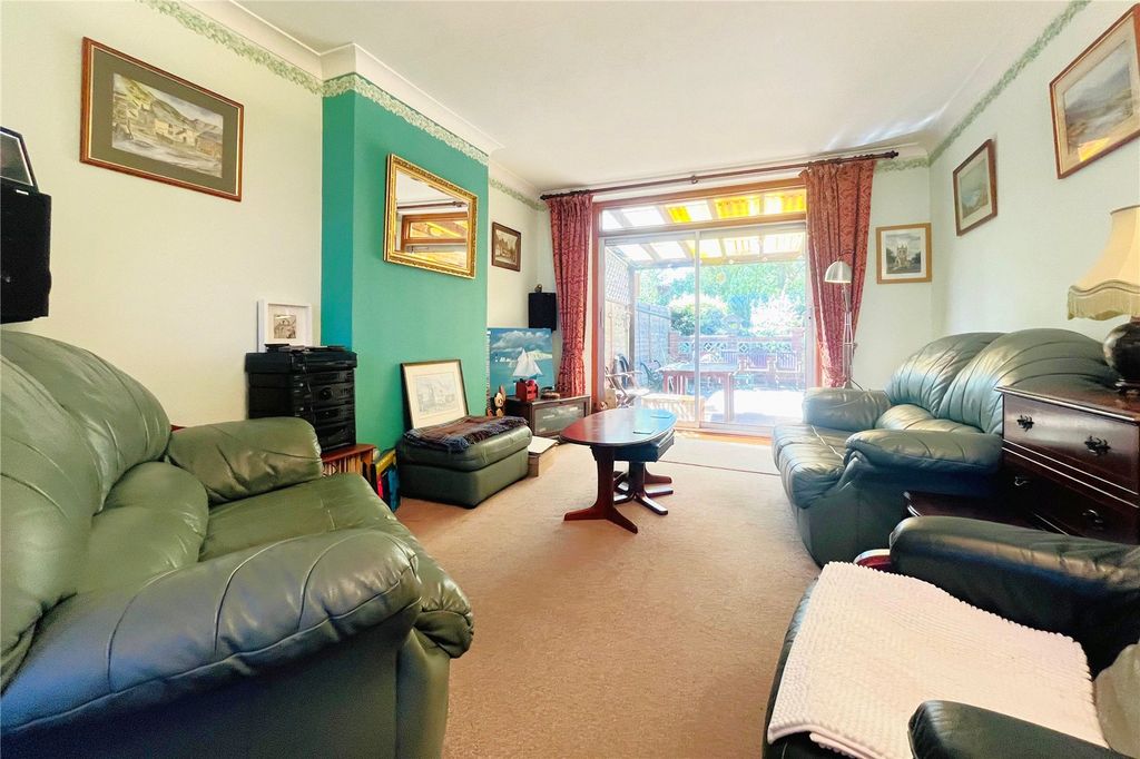Property photo 2 of 12 Picture No. 11
