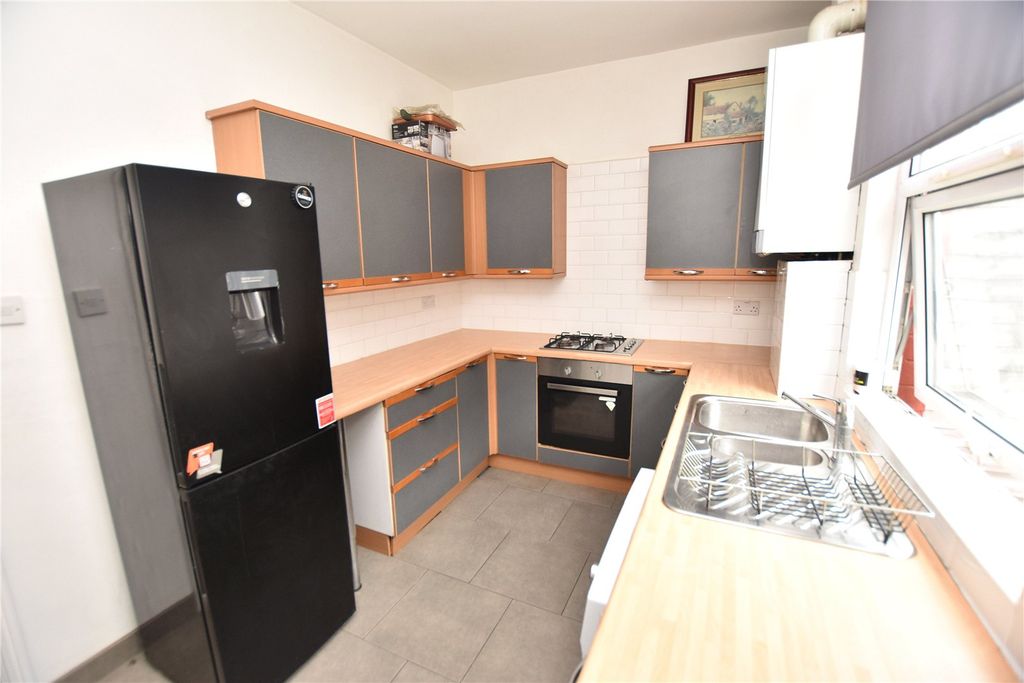 Property photo 3 of 16 Picture No. 12
