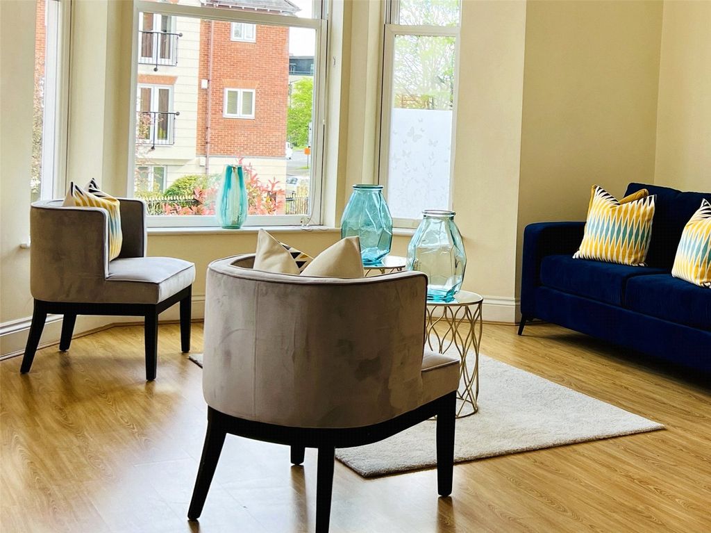 Property photo 2 of 15 Picture No. 16