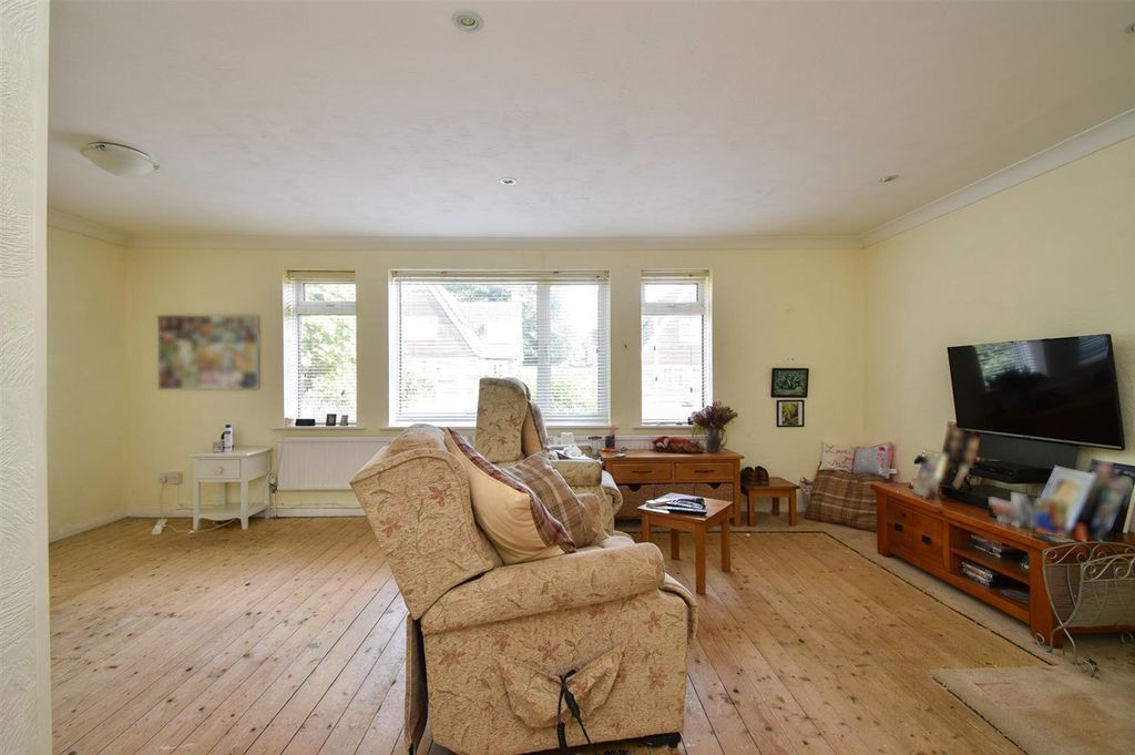 Property photo 2 of 19 Living Room
