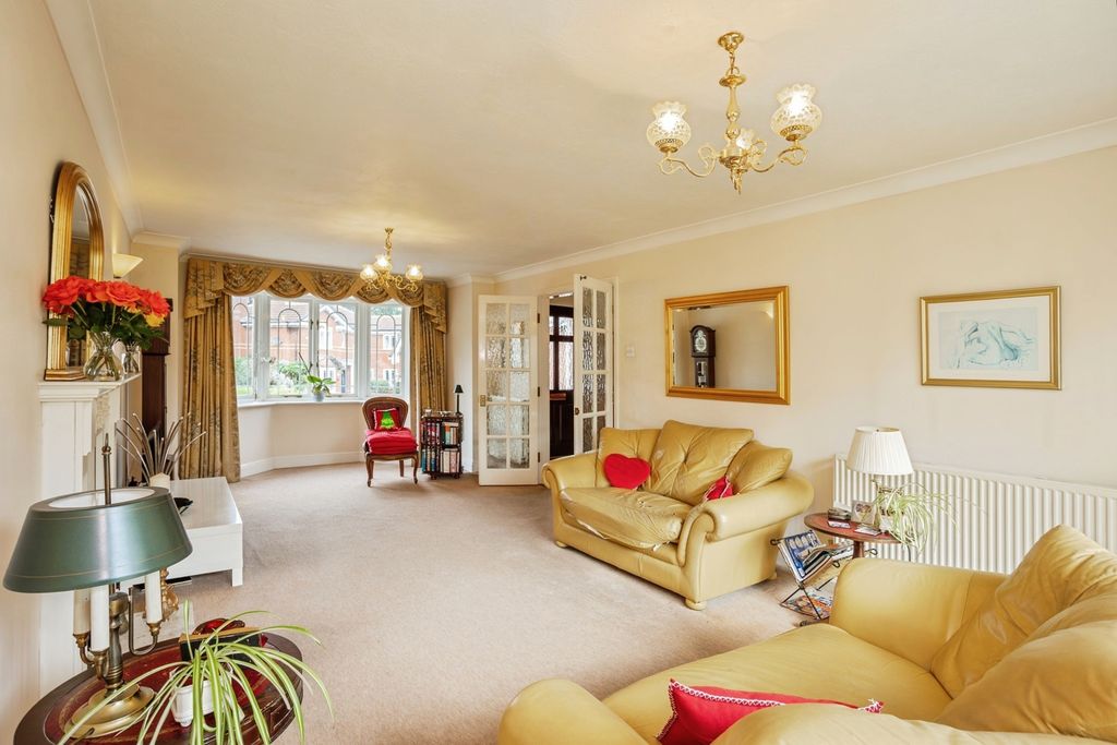 Property photo 2 of 16 Sitting Room